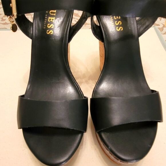 WOMEN"S GUESS WEDGE STYLE OPEN TOE SANDAL - Picture 3 of 16